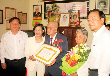 Trưởng thành nhờ cách mạng