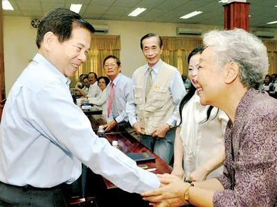 Tiếp xúc cử tri TPHCM, Chủ tịch nước Nguyễn Minh Triết: Xử lý nghiêm sai phạm để lập lại kỷ cương