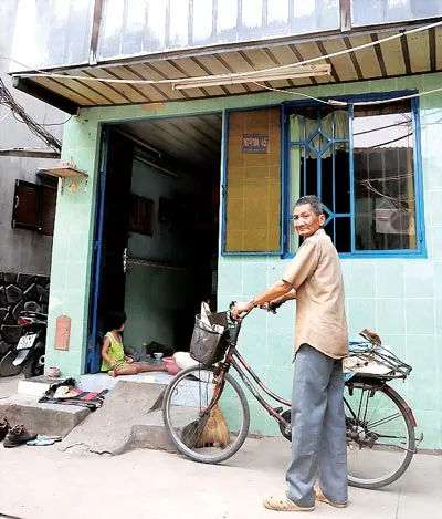 Nhà số 161D/104/45 đường Lạc Long Quân phường 3, quận 11, TPHCM là nơi cư trú của gia đình ông Bảy Tân.