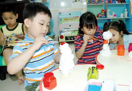 Giáo dục trẻ bằng lòng yêu thương ngay từ khi các em còn bé