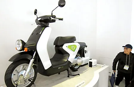 Honda ra mắt xe máy điện thân thiện môi trường