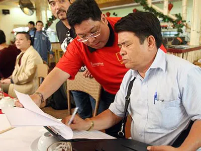 VFF bán bản quyền V-League cho AVG trong 20 năm: Người hâm mộ chịu thiệt?