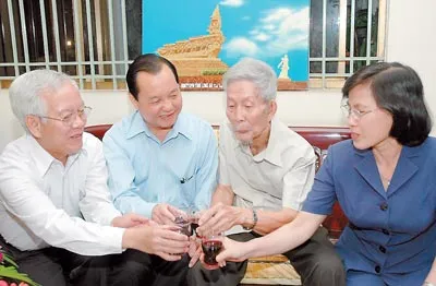 Giáo sư Trần Văn Giàu -  Giai thoại và huyền thoại