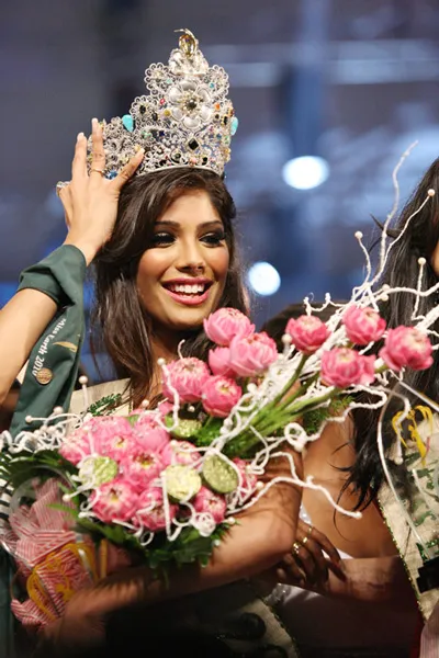 Hoa hậu Trái đất - Nicole Faria