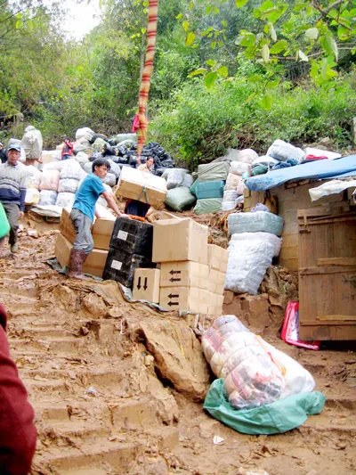 Một điểm tập kết hàng lậu trên núi, gần cửa khẩu Cốc Nam, Lạng Sơn