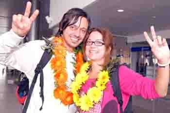Two of the first foreign visitors enter Vietnam at Tan Son Nhat Airport in HCMC on January 1 (Photo: SGGP)