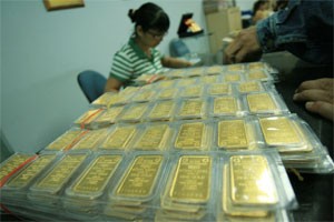 Financial experts predict gold price will not fall below VND35 million per tael this year (Photo:Minh Tri)