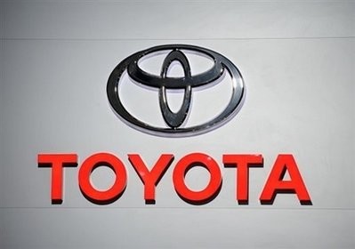 Toyota Motor is to recall nearly 1.7 million vehicles worldwide including 1.2 million in Japan and 421,000 overseas over a fuel leak risk, the automaker and the Transport Ministry said on Wednesday
