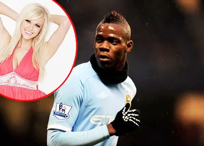 Sophie “đá” Balotelli không thương tiếc.