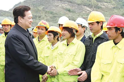 Nhà máy thủy điện Sơn La hòa lưới điện quốc gia