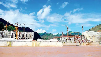 Nhà máy thủy điện Sơn La đang trong quá trình hoàn thành