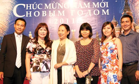 Họp mặt cựu du học sinh Nga mừng năm mới 2011 ảnh 1