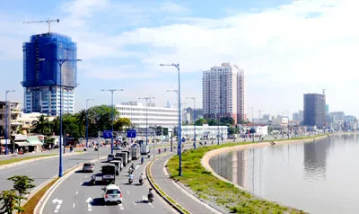 Đại lộ Võ Văn Kiệt, con đường nối Đông Tây TPHCM. Ảnh: THÁI BẰNG