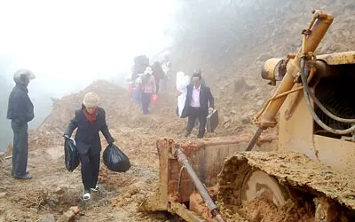 Đường Nha Trang - Đà Lạt sạt lở nặng