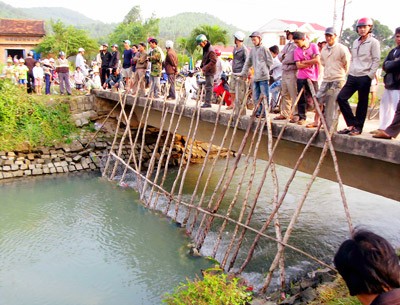 The search for victims of a coach accident