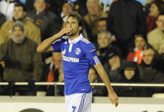 Schalke's striker Raul celebrates his goal during the Champions League match Valencia against Schalke 04 on February 15, 2011 at Mestalla stadium in Valencia. AFP
