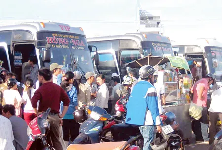 Nhọc nhằn tàu xe vào Nam