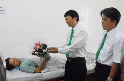 Một sản phụ sinh con trên taxi