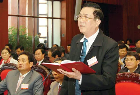 Đại biểu đoàn Nghệ An đóng góp ý kiến thảo luận tại Hội nghị toàn quốc triển khai công tác bầu cử ĐBQH khóa XIII và HĐND các cấp.