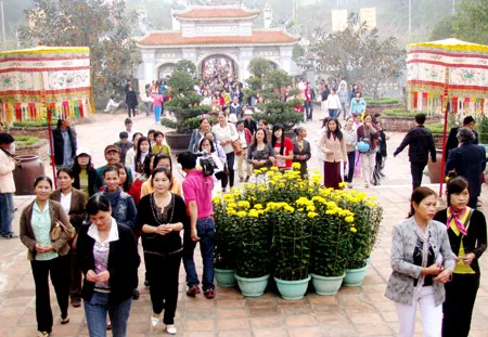 Thừa Thiên - Huế tưng bừng khai hội Đền Huyền Trân