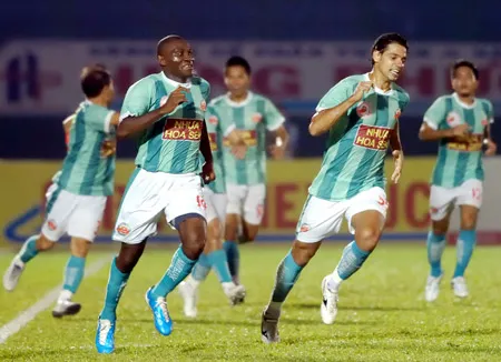 Tứ kết Cúp Quốc gia 2011: Các đại gia rơi đài