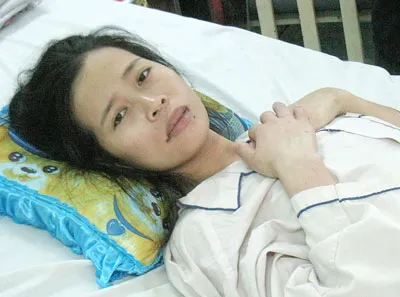 Hai bệnh nhân cần giúp đỡ