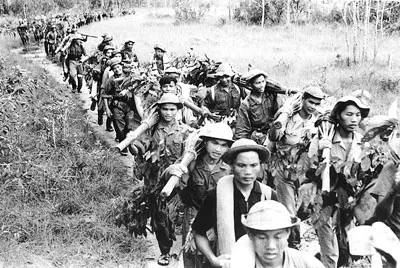 Giải phóng quân anh dũng chiến thắng