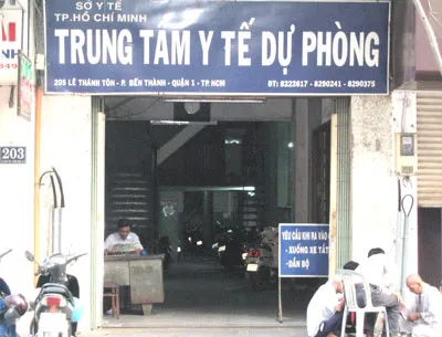 Trung tâm y tế dự phòng TPHCM: Giám đốc “lụi”, phó giám đốc bị đuổi học