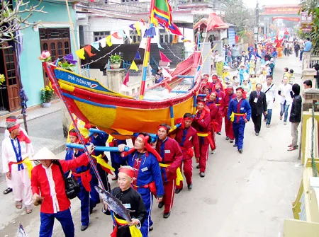 Độc đáo Tam niên đáo lệ cầu ngư