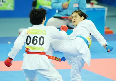 Lê Bích Phương (phải) trở thành niềm hy vọng lớn nhất của karatedo ở các sân chơi quốc tế. Ảnh: Bách Nhật