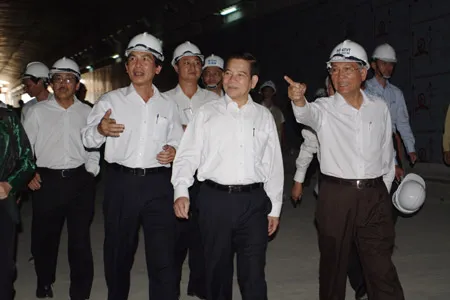 Thăm công trình hầm Thủ Thiêm, Chủ tịch nước Nguyễn Minh Triết: Đảm bảo chất lượng và an toàn tuyệt đối