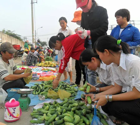 Cùng nỗ lực vượt khó