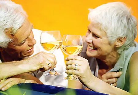 Uống rượu vừa phải có lợi cho tim mạch