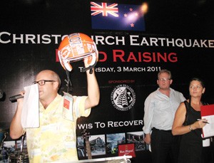 A helmet is auctioned during the fundraiser (Photo: Tuong Thuy)