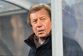 Dynamo Kiev coach Yuri Semin looks on prior the match against Manchester City FC in Kiev on March 10, 2011. Dynamo won 2:0. AFP