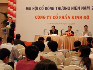 View of the annual general meeting of confectionery firm Kinh Do (Photo:Minh Tri)