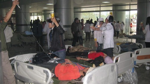 Workers of the Hong Fu Shoe Company in Hop Luc General Hospital of Thanh Hoa City (Photo: Tuoi tre)
