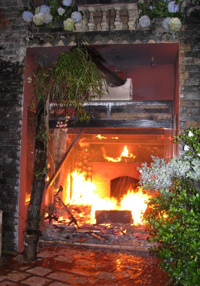 Flames engulf the XQ Su Quan – a museum of traditional embroidery. (Photo:Thanh Nien)