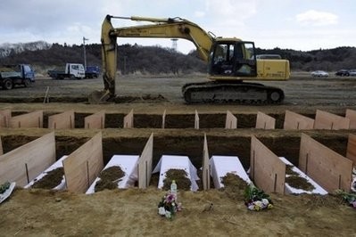 AFP - The death toll from Japan's worst post-war disaster topped 10,000 Friday.