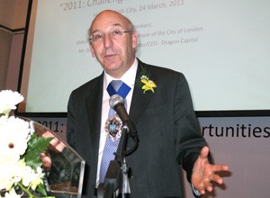 Lord Mayor of the City of London, Michael Bear, speaks at a business luncheon in Ho Chi Minh City on Mar 24, 2011 (Photo: Tuong Thuy)