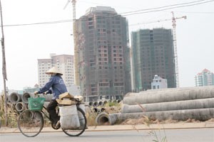 Many low-income household in Hanoi complain the price of low-cost houses remain too high for them (Photo:Minh Tri)