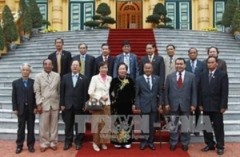 Vice President Nguyen Thi Doan meets delegation of Cambodian citizens