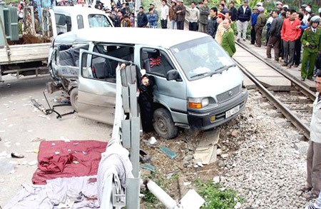 The battered car at the accident site. (Photo:SGGP)