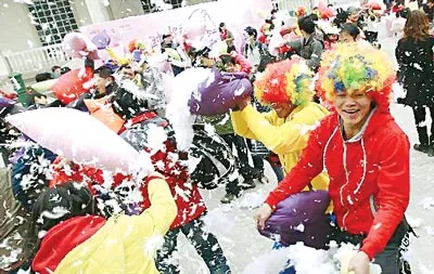 Giải tỏa căng thẳng với “mưa lông vũ”