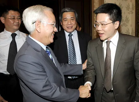 Giáo sư Ngô Bảo Châu nhận Huy hiệu TPHCM