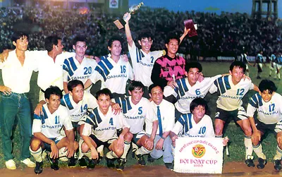 Đội công nhân Quảng Nam - Đà Nẵng giành Cúp Quốc gia 1993. Ảnh: NG.T.