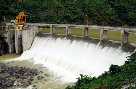 Hệ thống thủy điện bậc thang ở Quảng Nam đứng trước bài toán khó: xả nước cứu lúa hay tích nước phát điện?