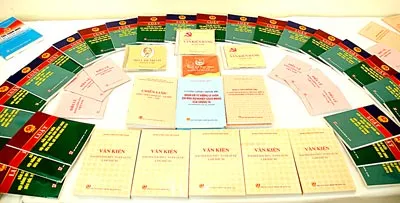 Đưa văn kiện đến người dân