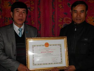 Trao bằng khen cho người phát hiện hang Sơn Đoòng lớn nhất thế giới