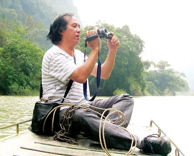 NS Đăng Khương quay phim làm cảnh nền cho ca khúc của mình.